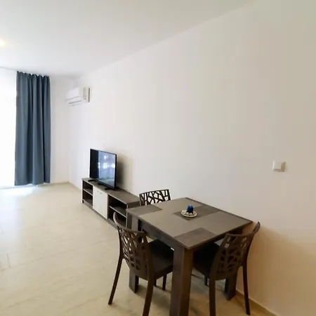 Alkion, Apartment
