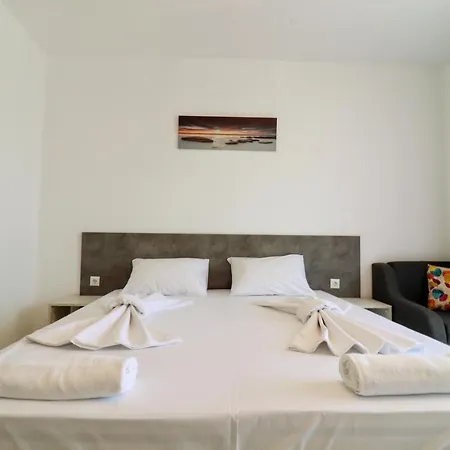 Alkion, Apartment *